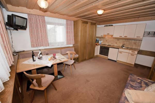 Charlys Ferienwohnung ザムナウン エクステリア 写真
